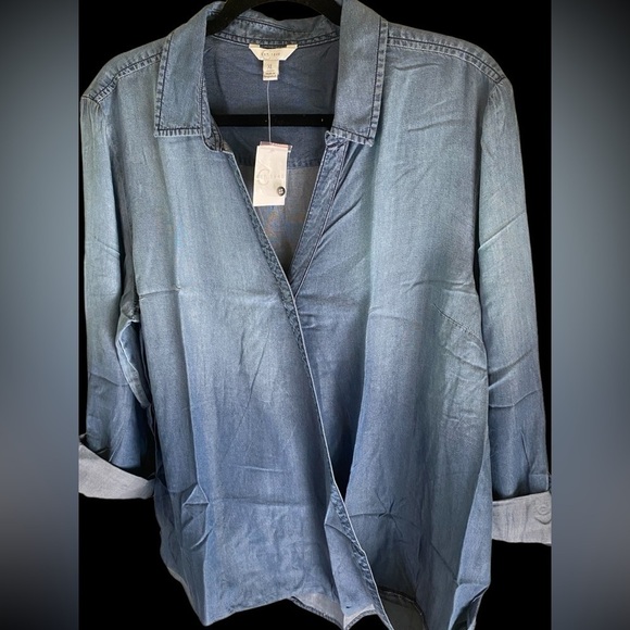 Cest 1946-NWT “Spellbound” XL chambray wrap front top. Soft Tencel/rayon. Classy - Picture 6 of 10